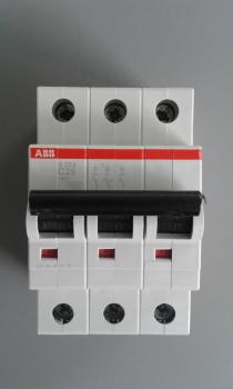 ABB Leitungsschutzschalter S203-C25 3-polig C25A 6kA